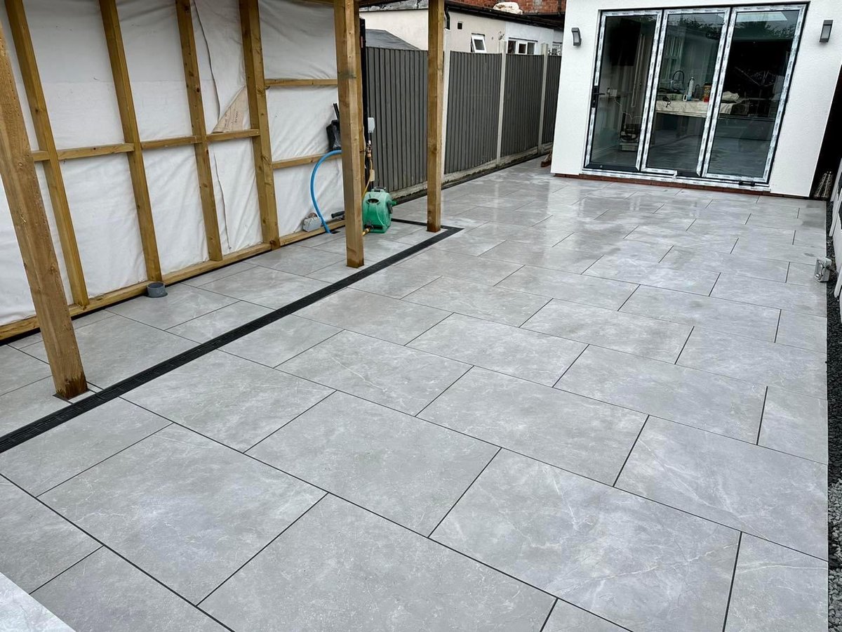 TGBUILDERSM's tweet photo. Check out this ongoing outdoor project. @Pavestone Amalfi Porcelain Paving - installed by Kidderminster fencing and landscapes - looks great.
https://t.co/7AVpvIChPI
All supplied by TG Hardwicks๐๐
#Kidderminster #Wolverley #MOT #Sand #Gravel #Cement #Amalfi #paving #porcelain https://t.co/AaW77wJ2Um