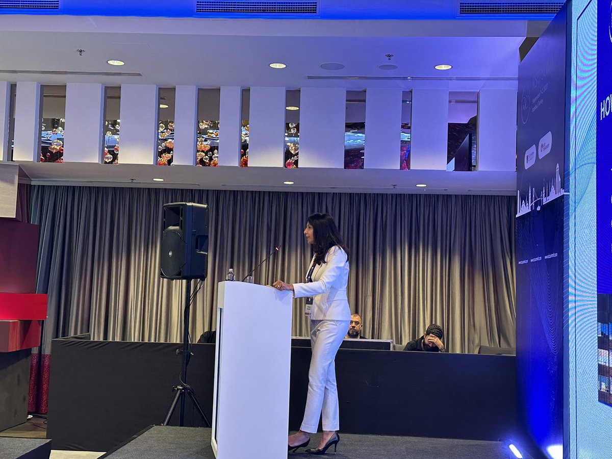 alisamae's tweet photo. @DamaniTanuja sharing how she built her robotic fellowship program and the success she has had. My take home is you need someone passionate to build it. Can be a great way to build your team (try ‘em, train ‘em, and hire ‘em). #RSCSummit #roboticsurgery #surgicaleducation https://t.co/9fNCXhjhiS