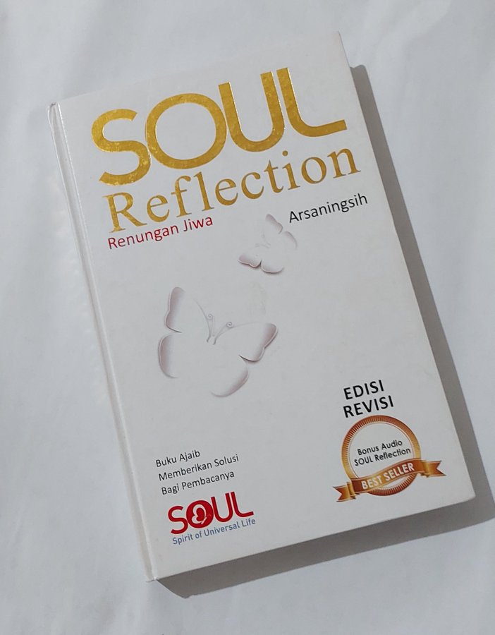 cheekyrudy's tweet photo. Ada buku quote Bunda Arsaningsih berisi renungan harian utk memahami diri &amp; berpikir positif. 
Bisa didptkan melalui toko buku atau toko online.
#KarmaReinkarnasi #MisteriSemesta #SpiritualModern #MeditasiOnline #MisteriMeditasi #SpiritualGaul #MeditasiGuru https://t.co/GpdhgQAocD