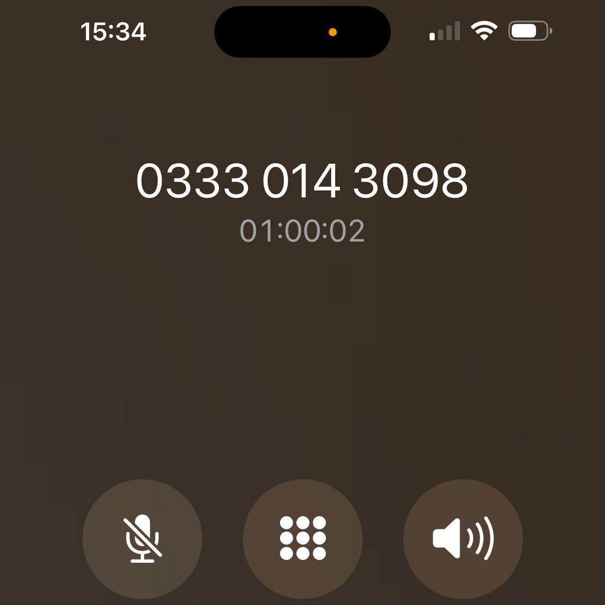 franstutts's tweet photo. @BandQ Holding on your helpline for an hour because your email helpdesk are so useless at dealing with order issues... Is this normal? https://t.co/9zVn92xk8C