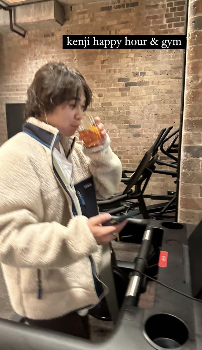 keshiupdates's tweet photo. 📲 | @keshimusic via IG stories (2/2)

"in celebration of @kenjikchong’s birthday I will be sharing my collection of rare kenjis" https://t.co/4YJ6yZKeuX