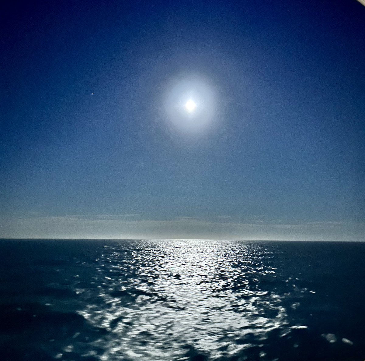 floasis82's tweet photo. @pandocruises the moon scenes have been amazing this cruise #aroura #cruise #Portugal #supermoon https://t.co/yQ5nnCLn9Y