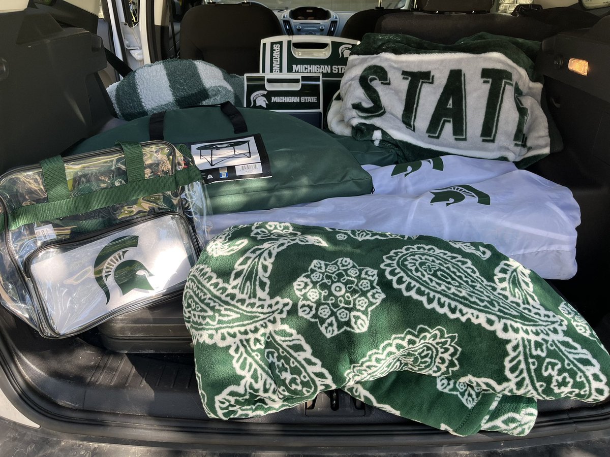 eoz1068's tweet photo. Nothing more exciting than packing up the car for the first tailgate of the season! #msugameday #CollegeColorsDay #msugear #GoGreen https://t.co/pCTMiJhCcW