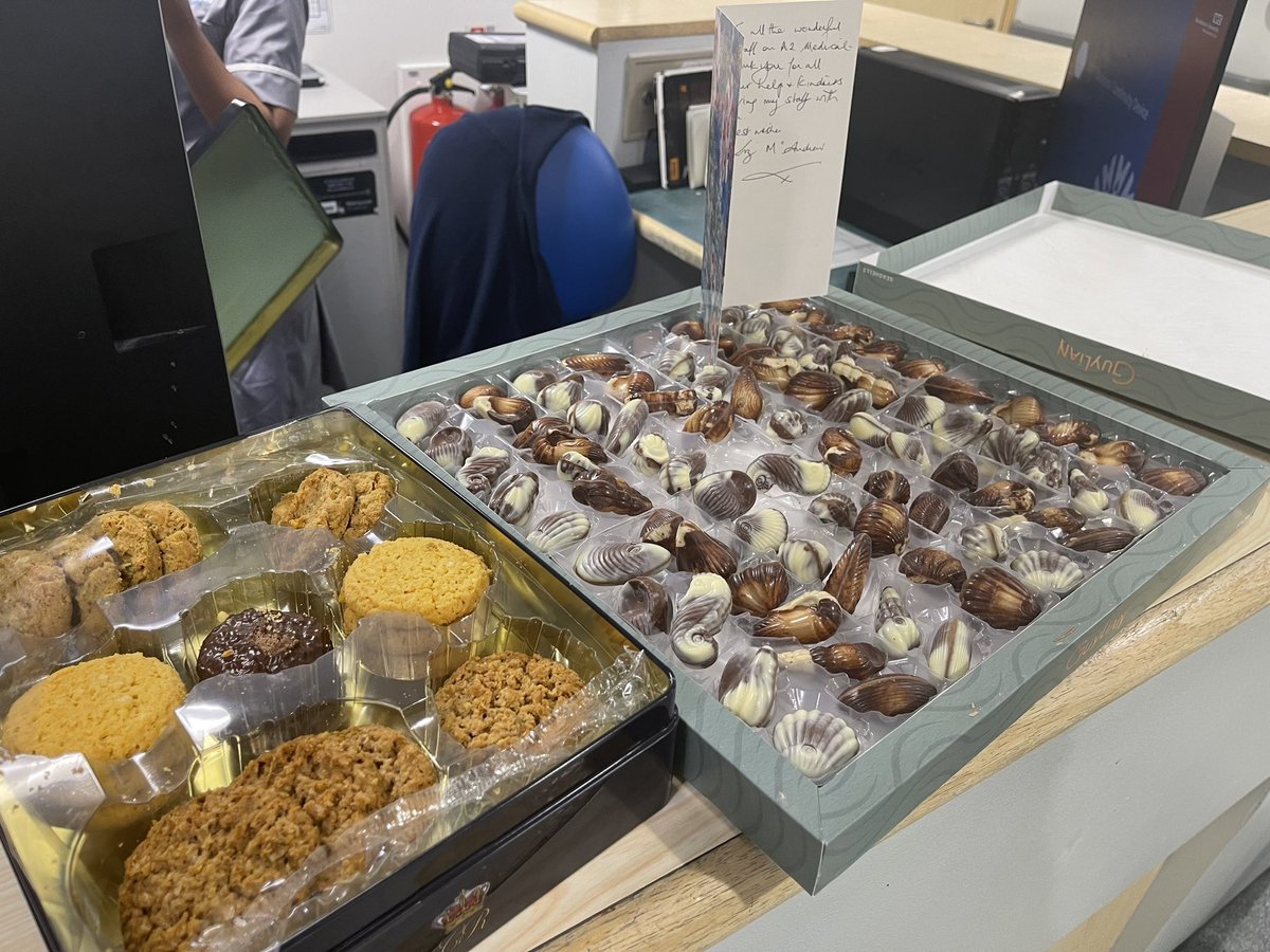 A lovely card and treats from one our of patients on A2 that was discharged home today. Very much appreciated 🥰🥳 #mft #patientcare