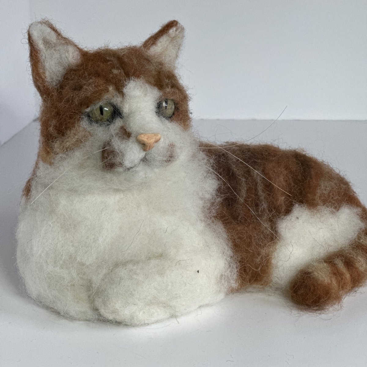 ffinlaysonart's tweet photo. Happy Ginger cat day from these needle felted portraits! #GingerCatDay https://t.co/9WyvIpeerU