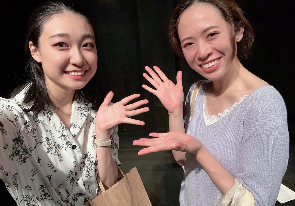 momoishikawa_'s tweet photo. #こばしばい 「妥協点P」を拝見しました🌻
客席から杏ちゃんを観たの、もしかして初めて…？な気がします。
面白い！凄かったです！
客席からフワッと笑い声がうまれる、素敵な空間でした✨
演者の皆さん、どなたも雰囲気ぴったりでハマり役！
楽しかったです♪ https://t.co/Osvdf52miw