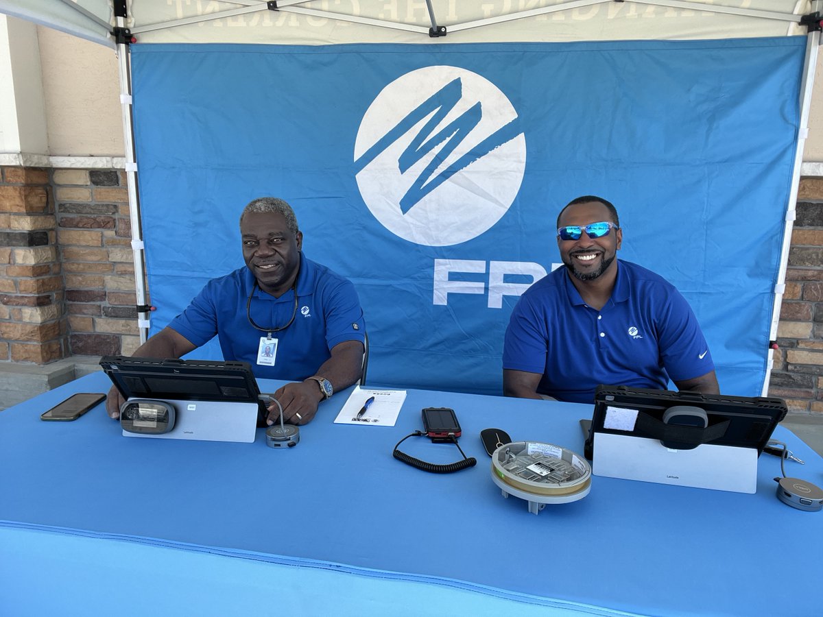 insideFPL's tweet image. Our Community Action teams will be in North Florida today to provide water, ice, mobile charging stations and other services. Look for the blue circles on the map: fplmaps.com

#FPLCares