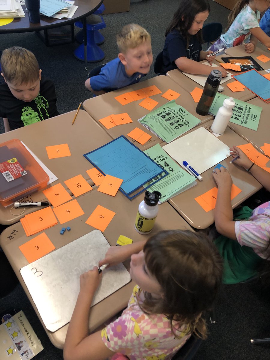 mrs_kerber2nd's tweet image. Playing a 🔥 game of #howclose in #2ndgrade @IllustrateMath @LewisCentralCSD