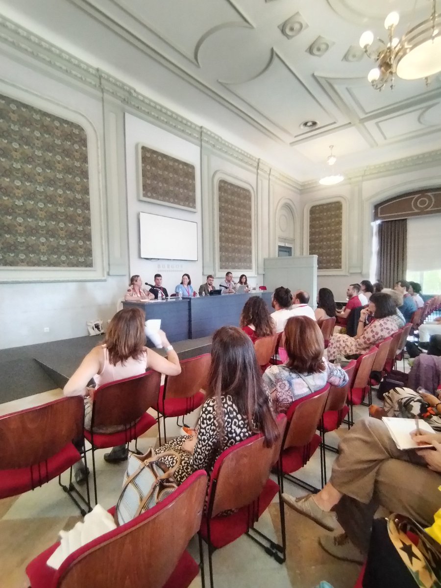 javipelegrin's tweet photo. En la asamblea de @ASELE_ELE.
Gracias, @mariaparrula, por toda tu dedicación. 👏

¡Y el próximo congreso será en @EdinburghUni! Así que... de Burgos a "Edimburgos". 😉

Gracias, @aseleburgos2023, por este maravilloso congreso.

¡Hasta siempre! 😊 https://t.co/YCBvfqxzpf