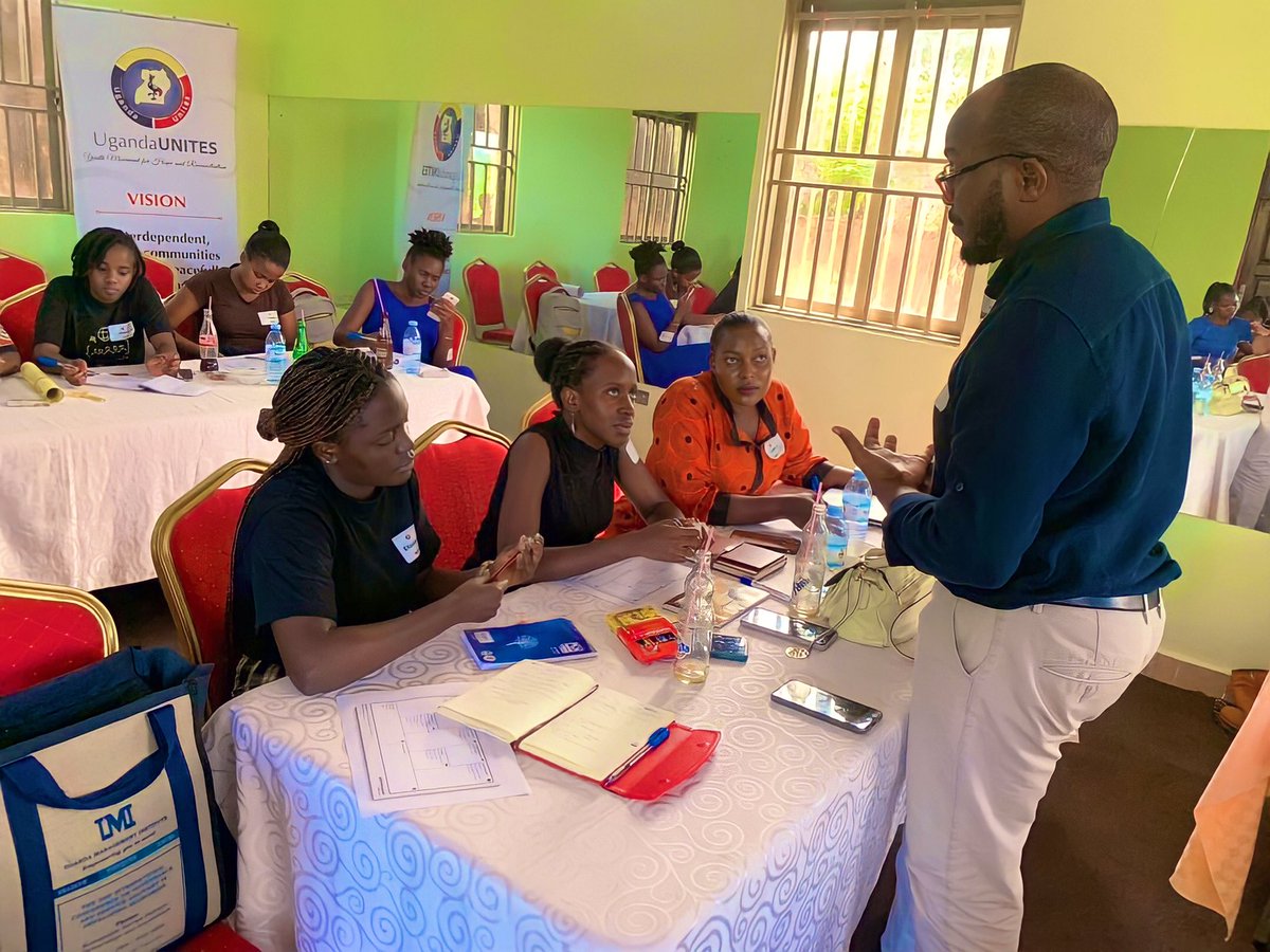 Maxwell_A_M's tweet photo. The 4-day @UgandaUnites #Women_Entrepreneurship program was ended eventfully. Thanks to @amoskiyingi &amp; @artteeks under @IREXintl for the wholesome facilitation. #LINC_Grant https://t.co/Io17Cl25SO