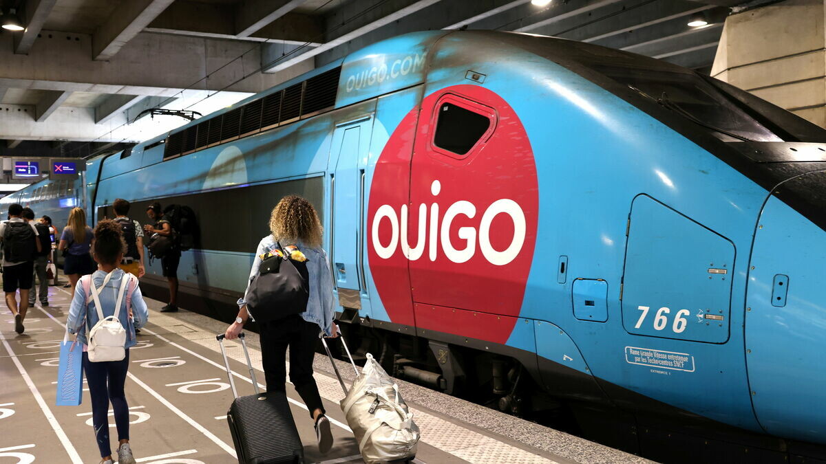 le_Parisien's tweet photo. La SNCF va mettre en vente 100 000 billets OUIGO à moins de 10 euros
➡️ https://t.co/BJYAimkCG6 https://t.co/SyEWIbOVhM