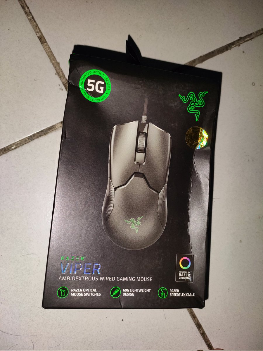 MigoHaswell's tweet photo. Good evening, Amigo-san tachi.
My mouse just got the "double click" disease today so i buy new mouse for myself.
Quite angry since my mouse doesn't even survive it's 1st year >: From G brand move to R brand ๐.
#MiGoTwitter https://t.co/O8Yd0US9WW