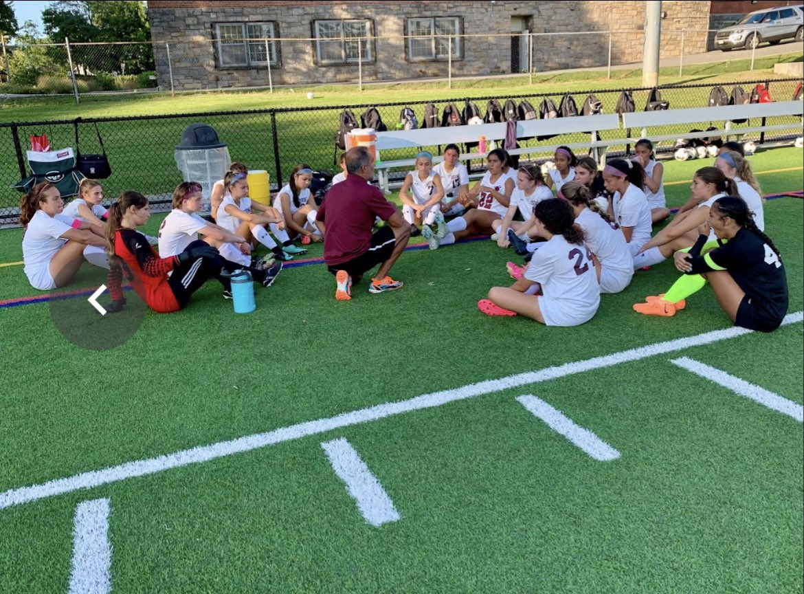 MrHerrera_AD's tweet photo. Girls soccer begin the season with a thrilling double over time tie Vs Mamaroneck 1-1 ⚽️ #OPride https://t.co/Xzc34PQji2