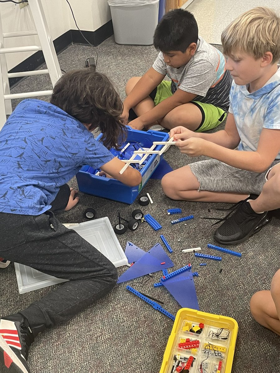 Ashley Hollander tweet media