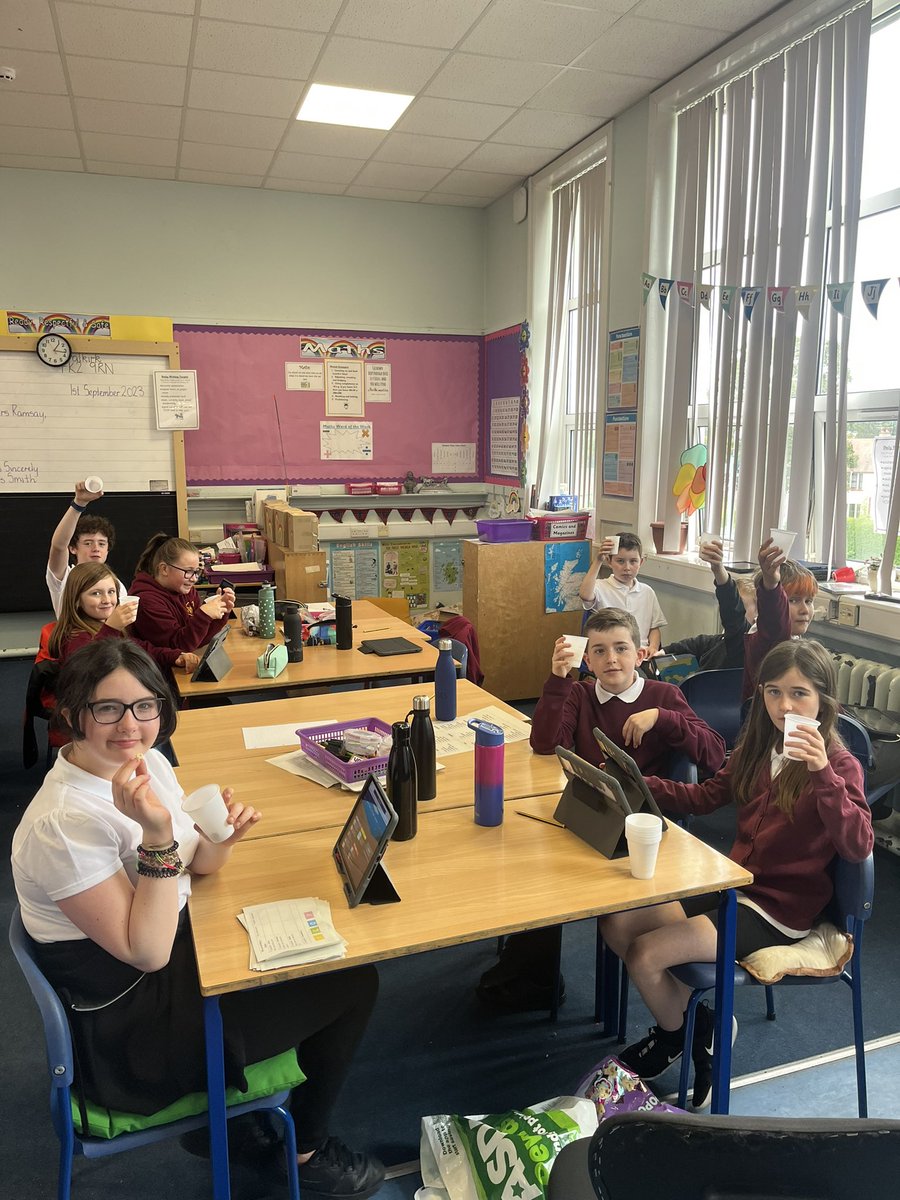 Popcorn treat for P7Q for being good listeners when standing outside in their line this week!!🍿