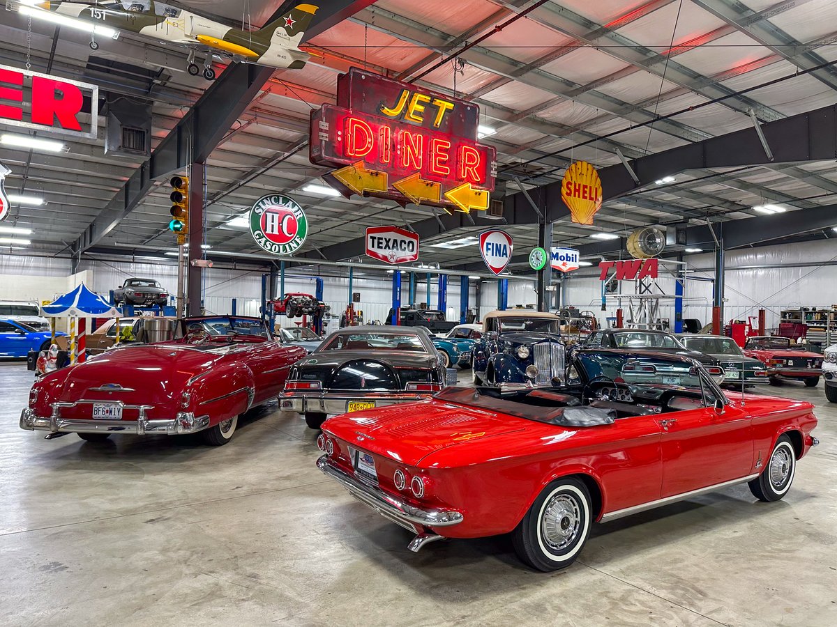 Friday shop views 👀 We're open until 6 today! Enjoy all of our neon lights, vintage signs, and classic cars by planning your tour @ stlouiscarmuseum.com/contact . . #cars #classiccars #classiccarsdaily #musclecars #vintagecars #carmuseum #stl #stlouis #route66