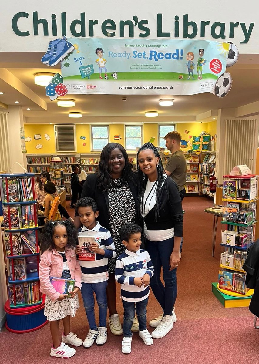 It was fantastic to donate books for children &amp; young people at <a href="/Better_YGLib/">York Gardens Library</a> in #Battersea.

The children were so excited to receive the books &amp; tell me about their favourite stories. 

Libraries play a vote role in providing a space for children &amp; young people to learn &amp; read.