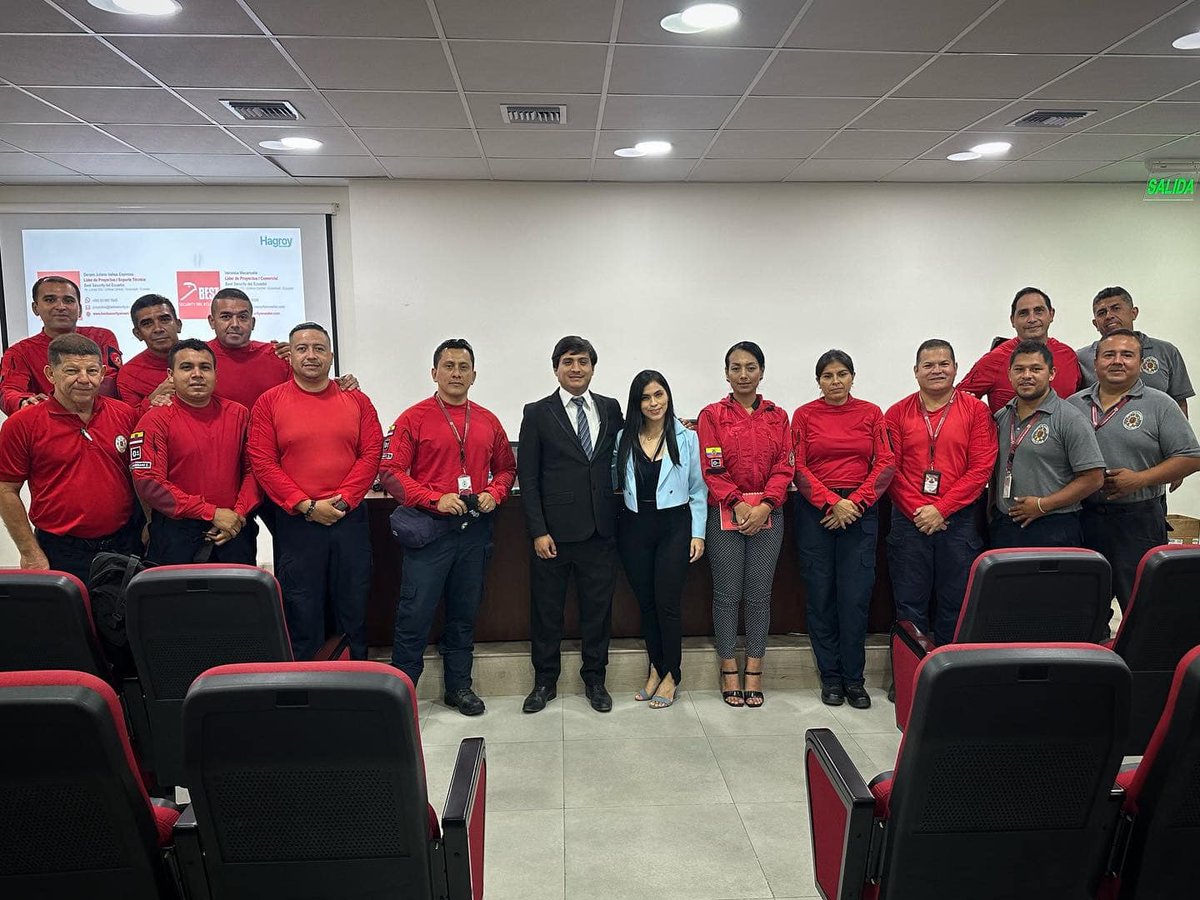 BestSecurityEc's tweet photo. 📷 Esta semana estuvimos compartiendo junto al Cuerpo de Bomberos de Portoviejo una capacitación sobre el Firemax.
Gracias a los bomberos que nos acompañaron.
El Firemax y la línea de incendios de Hagroy continúan innovando y creciendo para proteger a las familias ecuatorianas. https://t.co/EteSu6ONwD
