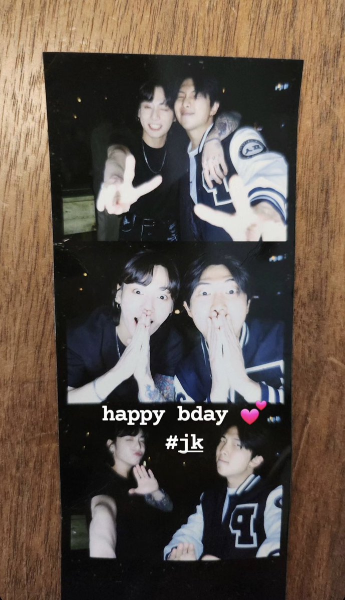 b_t_s_end's tweet photo. 今年も誕生日おめでとうだったね。変わらず写真では笑顔で前歯見せてくれてて本当に心から嬉しいです。今でも私を一喜一憂させてくれるあなたを私はずっと忘れることはない思い続けるだろうね。10年目もよろしく愛してるぞ https://t.co/Lyan05Qo8c