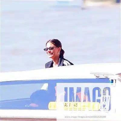 cmirtha41's tweet photo. Bienvenida en Italia 🇮🇹 #DemetÖzdemir #premioskineo #venezia #mejoractrizinternacional #thebestactress https://t.co/NGwHr50OjS