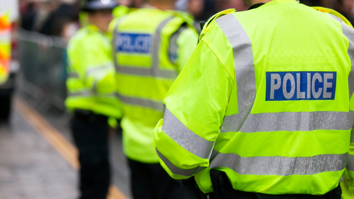 EQUAL (@equal_cjs) on Twitter photo 25 years after the #StephenLawrence inquiry concluded the #MetPolice was institutionally racist, Baroness Casey's review reveals #policing in London is still broken for Black & Brown communities.
Read our latest blog, on <a href="/AREtweets_/">Action for Race Equality</a>:
📝 ow.ly/GSY950PGMFa 25 years after the #StephenLawrence inquiry concluded the #MetPolice was institutionally racist, Baroness Casey's review reveals #policing in London is still broken for Black & Brown communities.
Read our latest blog, on <a href="/AREtweets_/">Action for Race Equality</a>:
📝 ow.ly/GSY950PGMFa