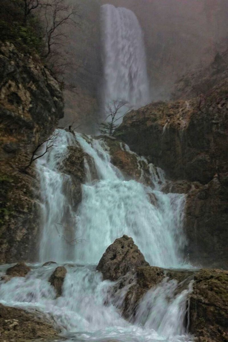 En un lugar del Mundo se encuentra el principal afluente del río Segura. Sus aguas cristalinas hicieron que los romanos le bautizasen «mundus» que significa limpio. Descubre el nacimiento del río Mundo ¿sabes lo que es el reventón? mapaymochila.es/A3H59