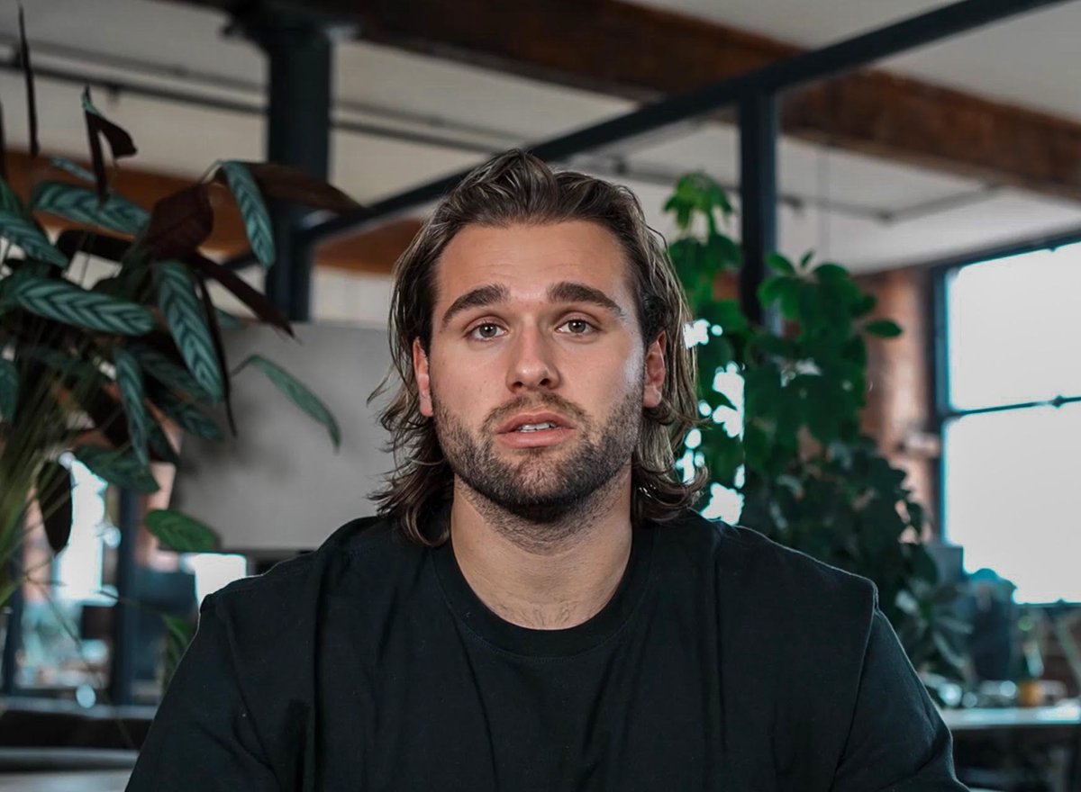 🔥 Sam Royle is the force behind <a href="/wearesosquared/">SoSquared</a>, a groundbreaking platform connecting businesses and content creators. 🚀 They're finalists in the 2023 Great British Entrepreneur Awards! Dive into their success story: freshbusinessthinking.com/news-and-conte…

#GBEA #entrepreneurs #community
