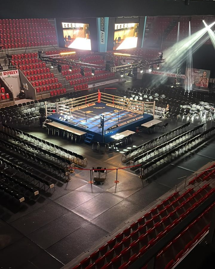 disruptboxing's tweet photo. 𝐈𝐓'𝐒 𝐆𝐎 𝐓𝐈𝐌𝐄!🥊
#ThorslundLuna is underway | LIVE ON @fitetv
#DisruptBoxing | #DisruptPromotions https://t.co/FbE5wxqOZ5
