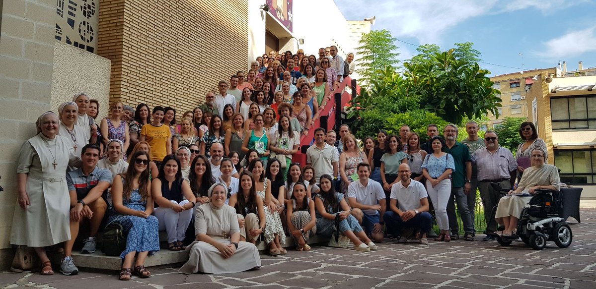 ¡Primer día del nuevo curso para equipo docente y PAS! ¡Volvemos con energía renovada y muchas ganas de inspirar a nuestro alumnado! 💪👩‍🏫👨‍🏫
Este año promete estar lleno de nuevos aprendizajes, creatividad y logros.🌟📚
#pmaria #pmariaCID #DeLoBuenoLoMejor #VueltaAlCole