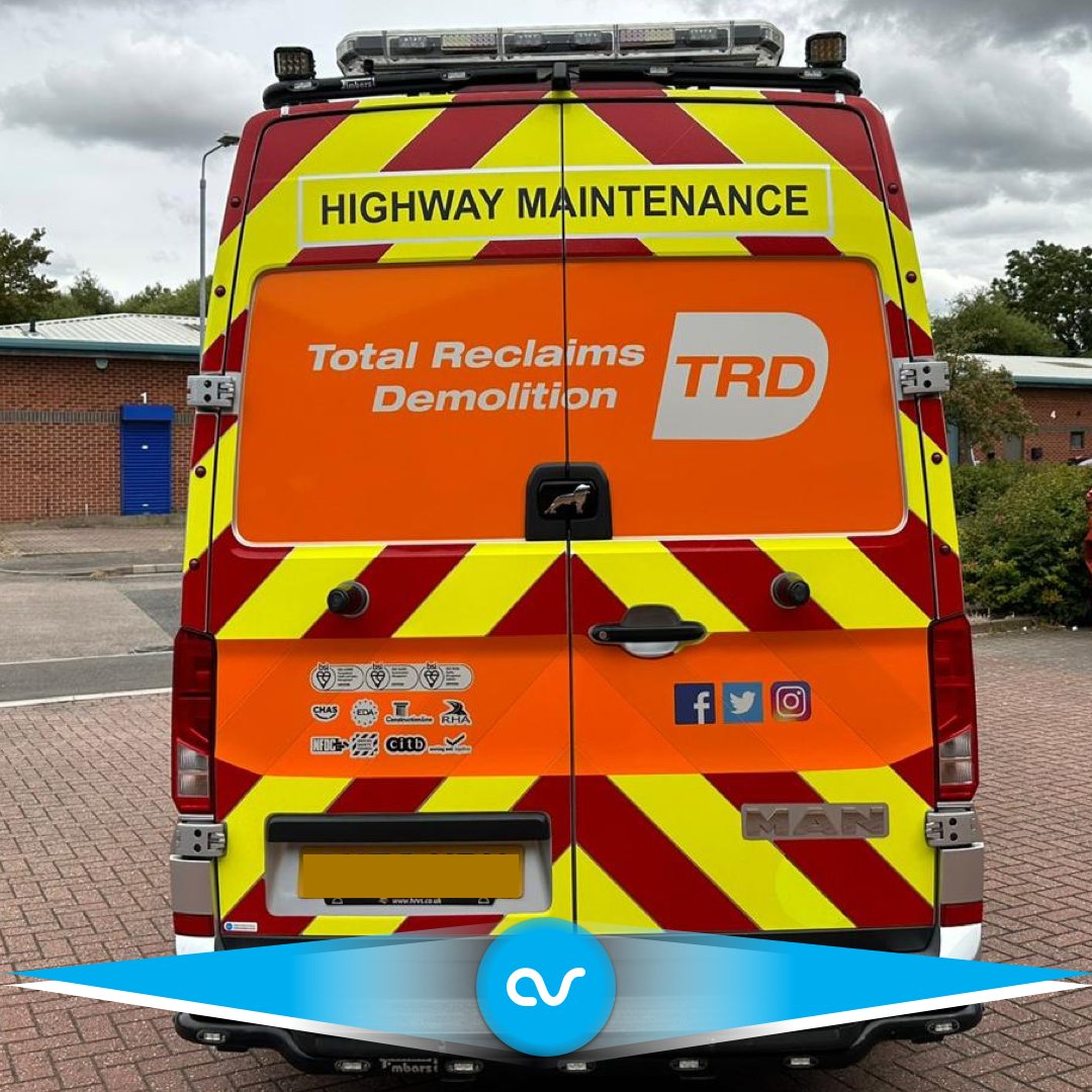 ArSigns's tweet image. There's only 1 candidate for #finesignfriday this week!

We've been installing #vehiclegraphics on @TotalReclaims  vehicles for 10 years and safe to say we've never had such a pimped-out canvas. 🚚

What a stunning-looking @mantruckbusuk TGE.

Good work TRD, good work. 👏