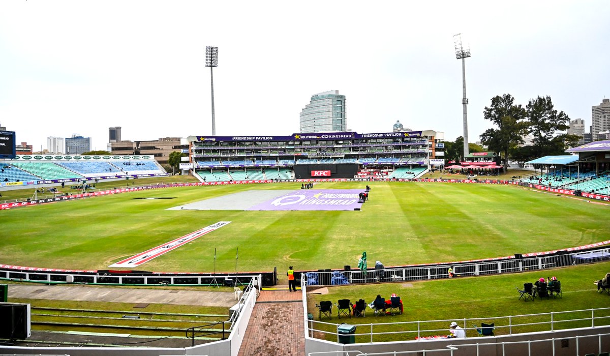 BackpageMedia's tweet photo. Light rain during match two of the 2023 T20 International Series game between South Africa and Australia at Kingsmead in Durban  💦

📸Gerhard Duraan/BackpagePix https://t.co/ToALHCkb9s