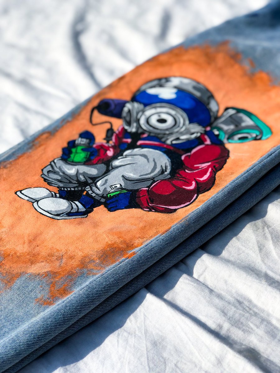honchotheartist's tweet photo. "THE GRAFFITINAUT🧑‍🚀🧑‍🚀" hand painted denim🥵🥵🔥.

A good day to wear Art.

❗❗❗
Available for Commissions
#customart #handpainteddenim #handpainteddenimjacket #wearableart  #characterart #handpainted #denimartist #denimjackets #painted #painting #designers #art #astro #graffiti https://t.co/zqs3sZhs1k