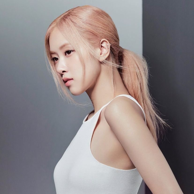 tracklist's tweet photo. Rosé (BLACKPINK) para a Sulwhasoo. 🤍 https://t.co/urfMqThDT2