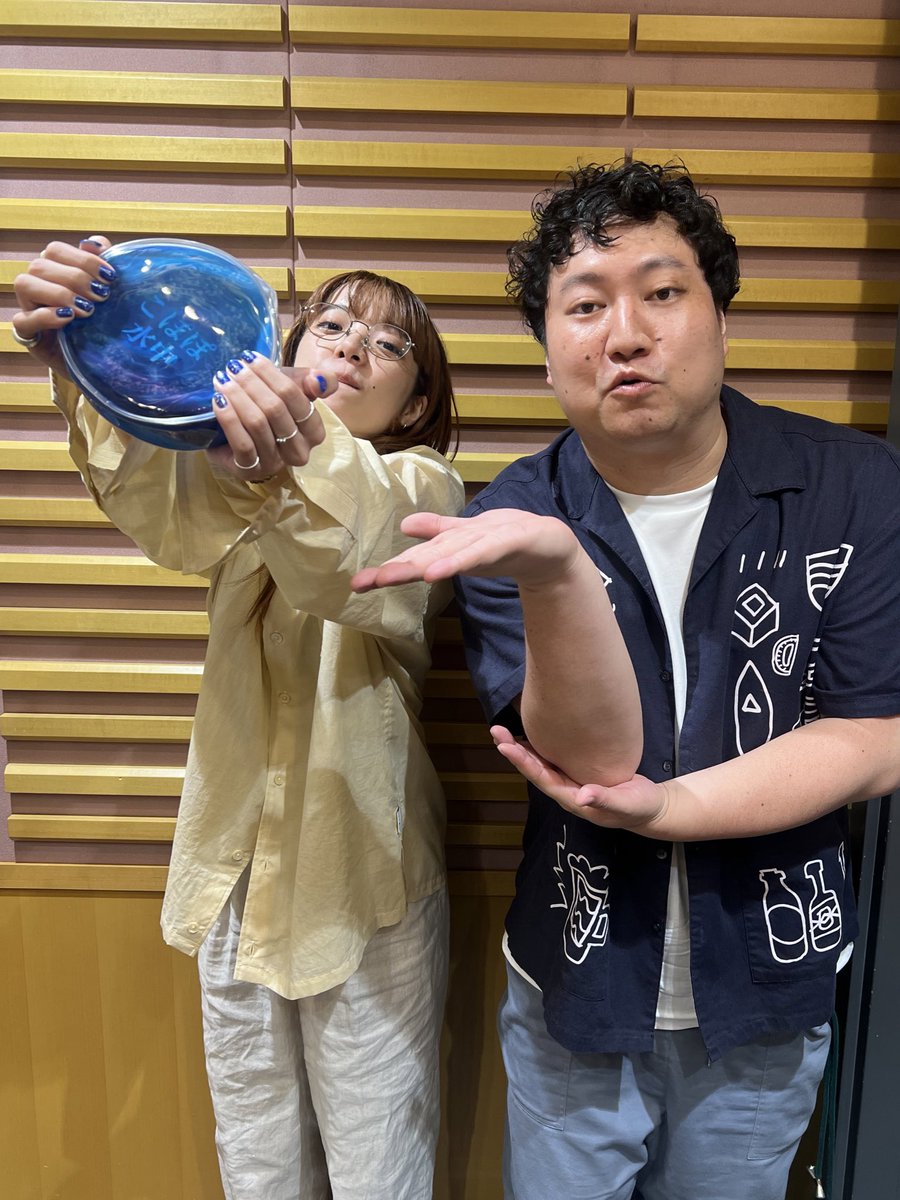 aimyonGtter's tweet photo. 2人ともラコステのTシャツ着て来てて
まじかよ、流石すぎ......ってなった。
私も着てくればよかった、失格や。
ロングコートダディのお2人、
ほんまにありがとうございました🤍
めっちゃ楽しかった！
次はおだみょんと4人で話したい！ https://t.co/yi67B9JZcX