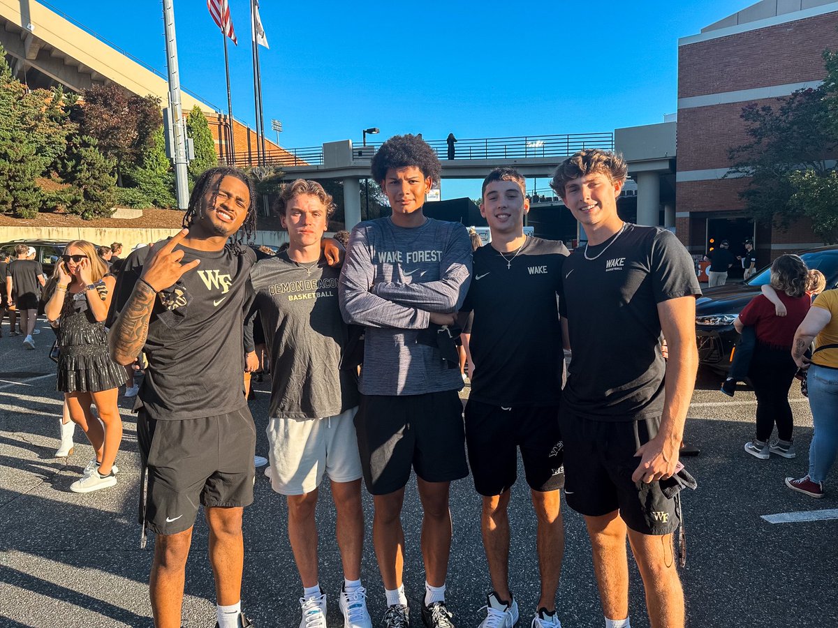 slid through 𝗪𝗮𝗸𝗲 𝘁𝗵𝗲 𝗗𝗲𝗺𝗼𝗻𝘀 the other night before <a href="/WakeFB/">Wake Forest Football</a> balled out for the season opener dub yesterday 🏈