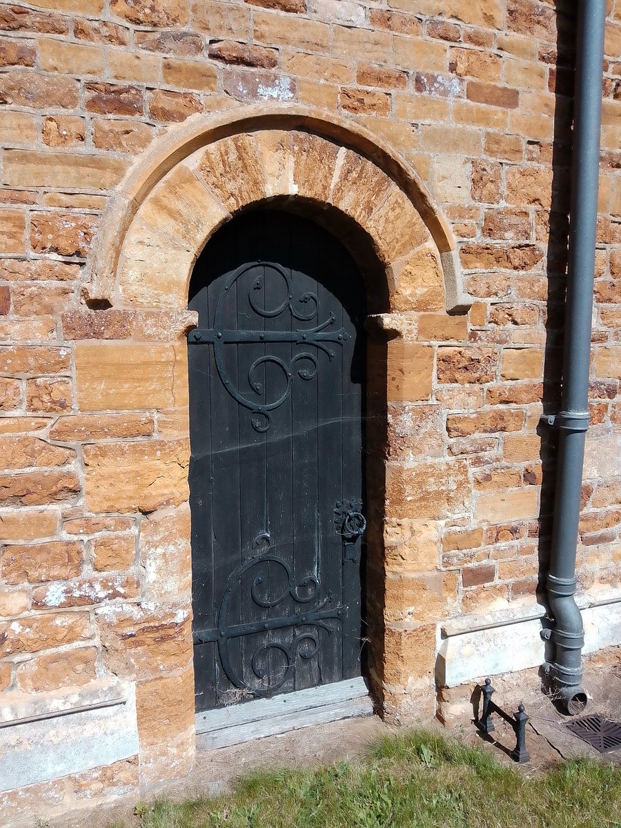 phil0073's tweet image. A #bootscraper for every doorway at an old village Church #PhilOnaBike #BootScraperSaturday