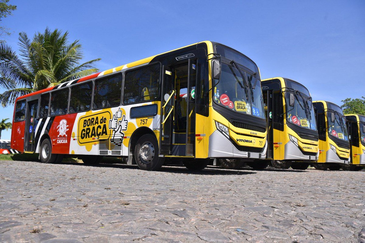 vitorvalim's tweet photo. 2 anos do maior programa de mobilidade do país. 2 anos do Bora de Graça com transporte 100% gratuito no nosso município!

É mais dinheiro circulando pela cidade, impulsionando a economia, proporcionando aumento entre 15% e 36% na renda das famílias caucaienses. 

Bora de graça? https://t.co/xBwKzgb5S5