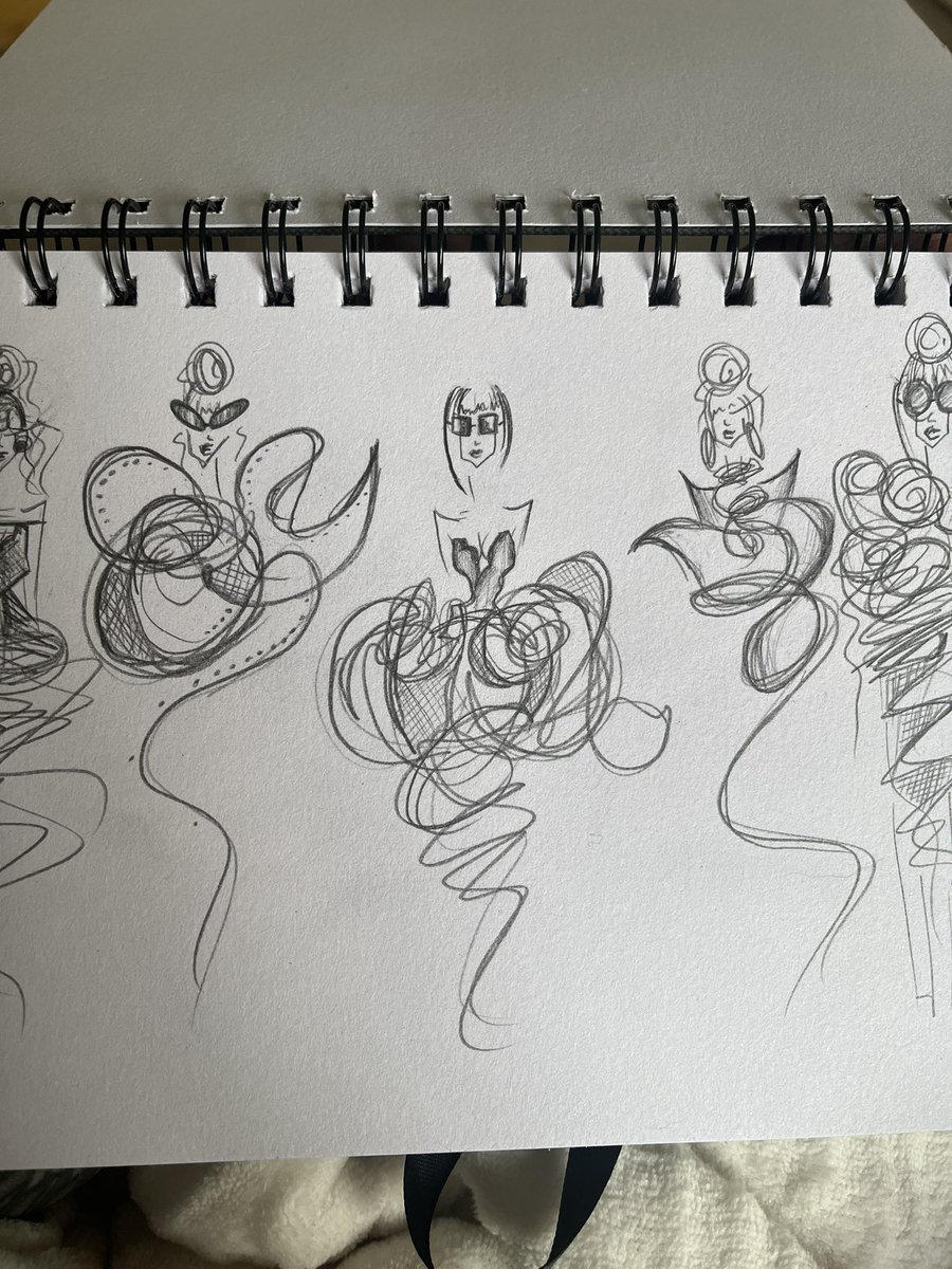 BekMillward's tweet photo. Divas 🖤⚡️ 

#sketch #abstract #fashionsketch #fashiondrawing #pencildrawing #pencil #cartoon https://t.co/hE9wOyJGSm