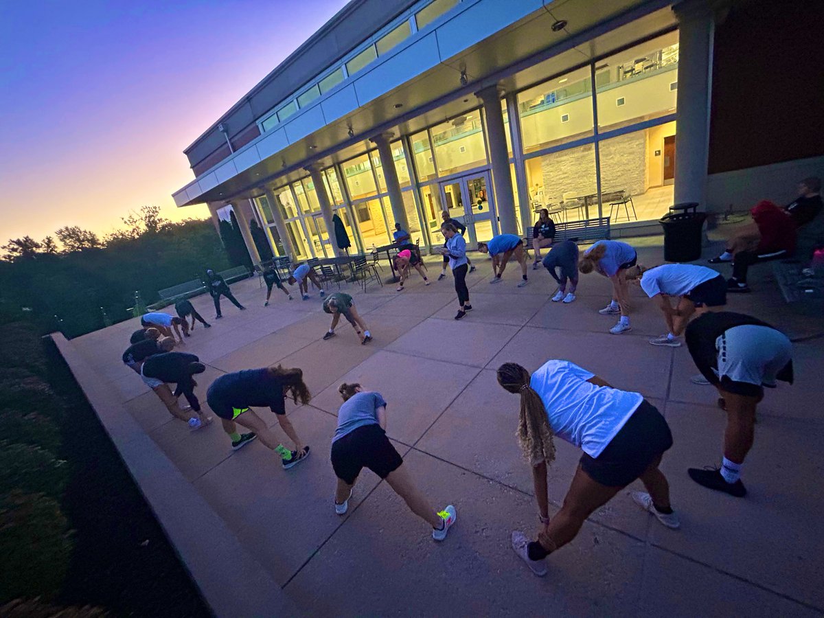 MBU_WBB's tweet photo. “If it were easy everyone would do it”

Week 1 Conditioning ✔️ 

#WinTODAY https://t.co/qtveJ2Y3Ru