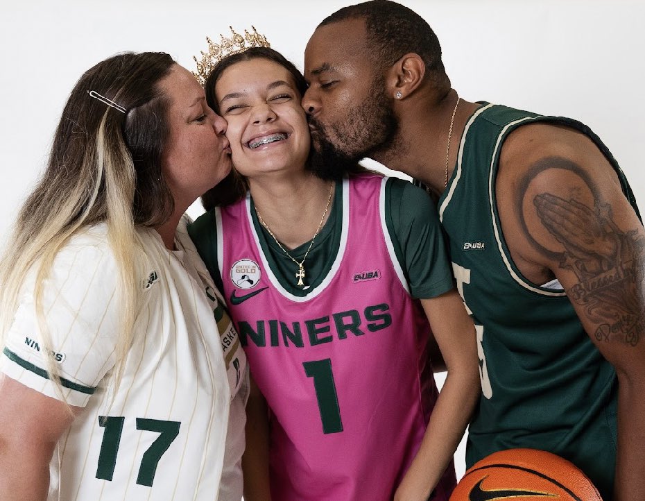 Evan Miller (@ncmamabear1984) on Twitter photo Full circle moment watching <a href="/theJustice1523/">Justice Alexander</a> on her unofficial to <a href="/CharlotteWBB/">Charlotte Women's Basketball</a>. Mama softball and Papa basketballβ04-β07 and they even brought out the jerseys. Nostalgia in full effect, my heart is full π #17 #15
<a href="/deangelo_4/">DeAngelo Alexander</a> Full circle moment watching <a href="/theJustice1523/">Justice Alexander</a> on her unofficial to <a href="/CharlotteWBB/">Charlotte Women's Basketball</a>. Mama softball and Papa basketballβ04-β07 and they even brought out the jerseys. Nostalgia in full effect, my heart is full π #17 #15
<a href="/deangelo_4/">DeAngelo Alexander</a>