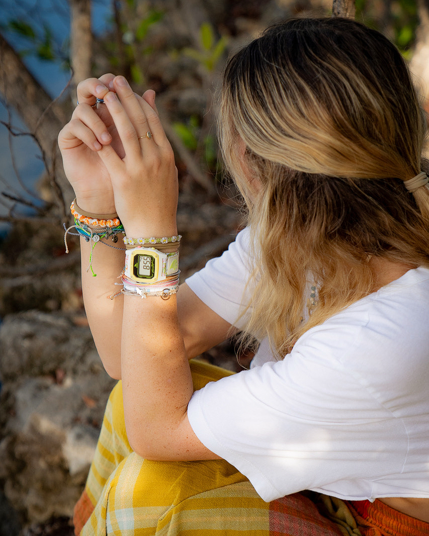 freestyle_watch's tweet photo. Riverside reminiscing🏞️ @freestylewatches 🌊

🦈: #sharkwatch Plumeria
 📷: @daisypitchhh
 _
#myfreestylewatch #exploreoutdoors #getoutsidemore #outdooradventure #outdoorlifestyle #outdoorsy     https://t.co/xCGVYWAji8 https://t.co/ows2k46PR8