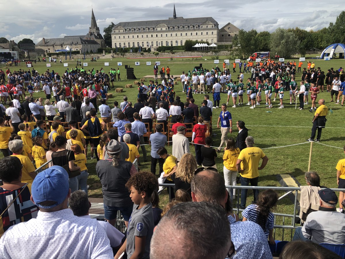 En tant que partenaire de la Rugby Heritage Cup 2023 à Pontlevoy, nous sommes ravis d'avoir contribué aux déplacements des équipes pour ce tournoi mondial de rugby scolaire. Un immense merci à nos équipes @GroupeSNCF pour leur dévouement. @rhc2023 #RHC2023