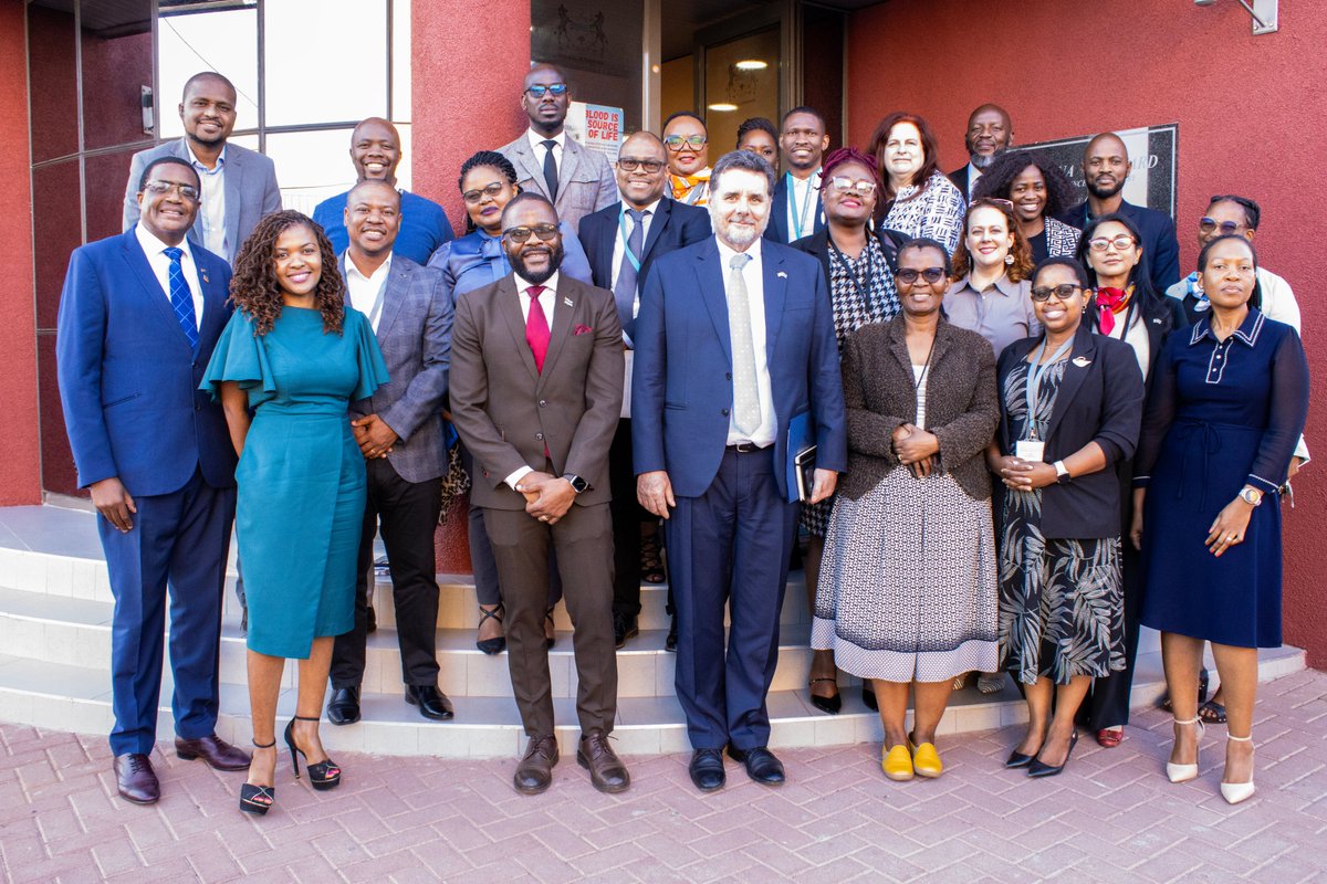 US Ambassador to Botswana, Ambassador Howard A. Van Vranken visited BHP on Wednesday 30th August 2023 to learn more about the US National Institutes of Health (NIH)’s partnership with BHP and to appreciate NIH funded research at BHP as well as the general BHP operations.