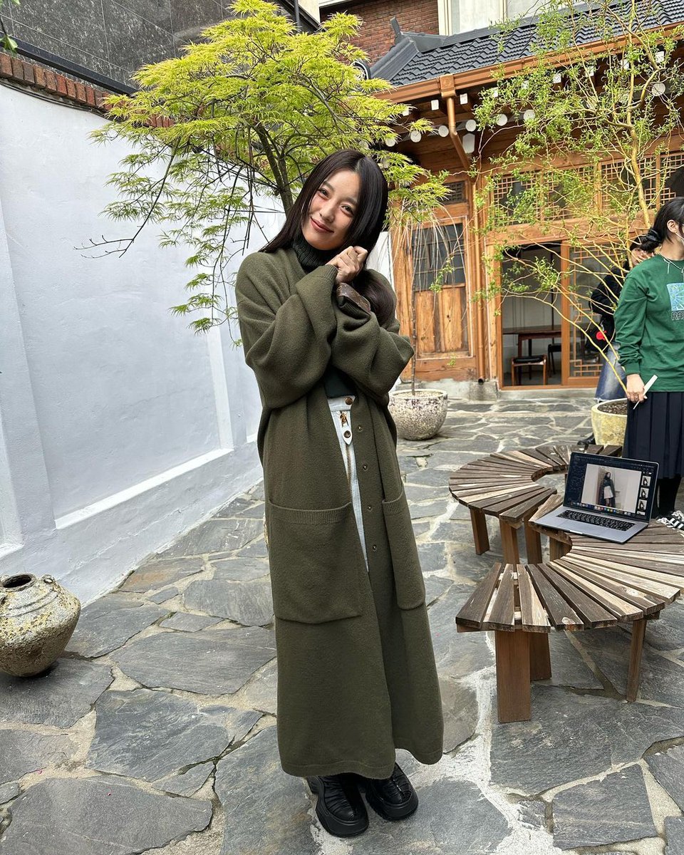 forhanhyojoo's tweet image. inga_griese Instagram Update

A new ICON season ahead. 😊 Don‘t miss this weekend. Here comes a first glimpse of a wonderful shooting we did with fab @.hanhyojoo222 after the incredible @louisvuitton #prefall show in Seoul this spring instagram.com/p/CwpZxXasuyr/…

#HanHyoJoo #한효주