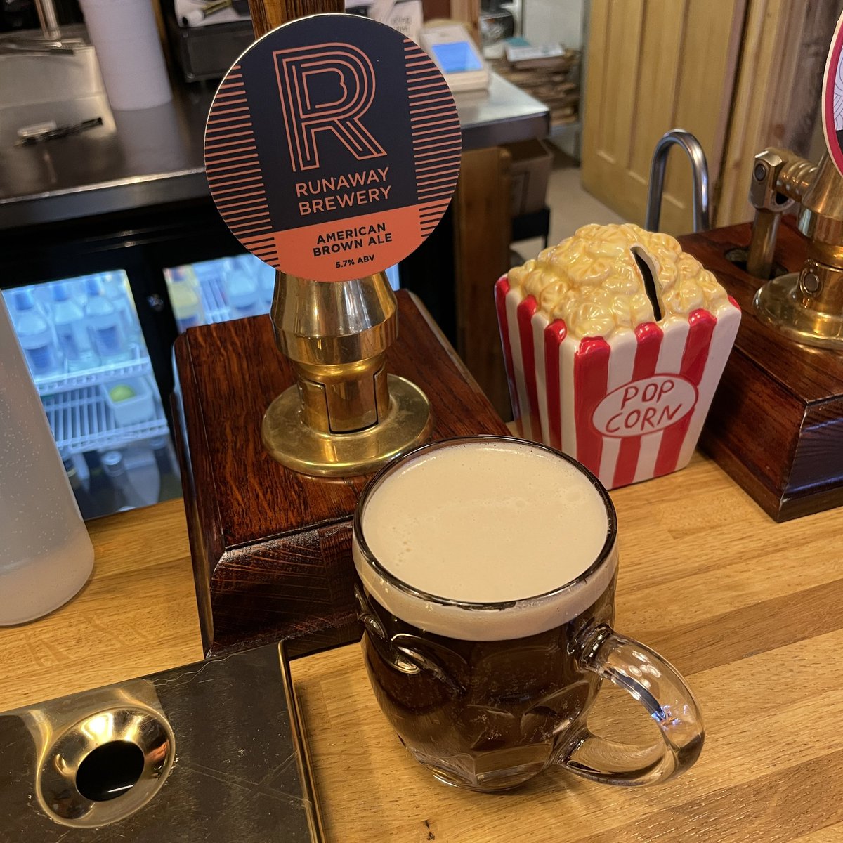 Thirst Class Ale (@thirstclassale) on Twitter photo Quick half of the only American Brown Ale left in this town! <a href="/RunawayBrewery/">The Runaway Brewery</a> <a href="/reddishalesk5/">Reddish Ale</a> Quick half of the only American Brown Ale left in this town! <a href="/RunawayBrewery/">The Runaway Brewery</a> <a href="/reddishalesk5/">Reddish Ale</a>