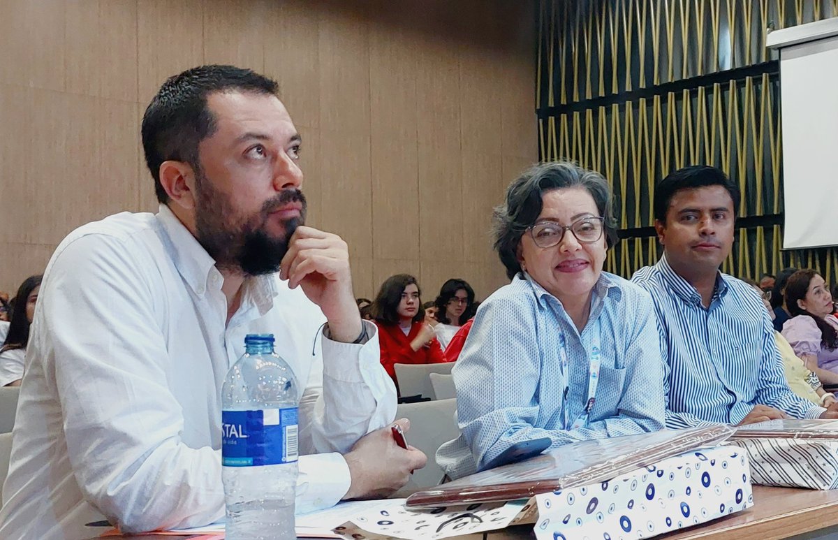 SPaezLeal's tweet photo. Hoy en @Ulibro - Me acompañan como jurados: Juan Camilo Revelo - @rinconsergyo - #ProfePaez -  X Concurso Intercolegiado Departamental de Oratoria - "La palabra tiene poder" - Área de Lengua Castellana - Instituto Caldas - 2023. https://t.co/gSvnVo3cok