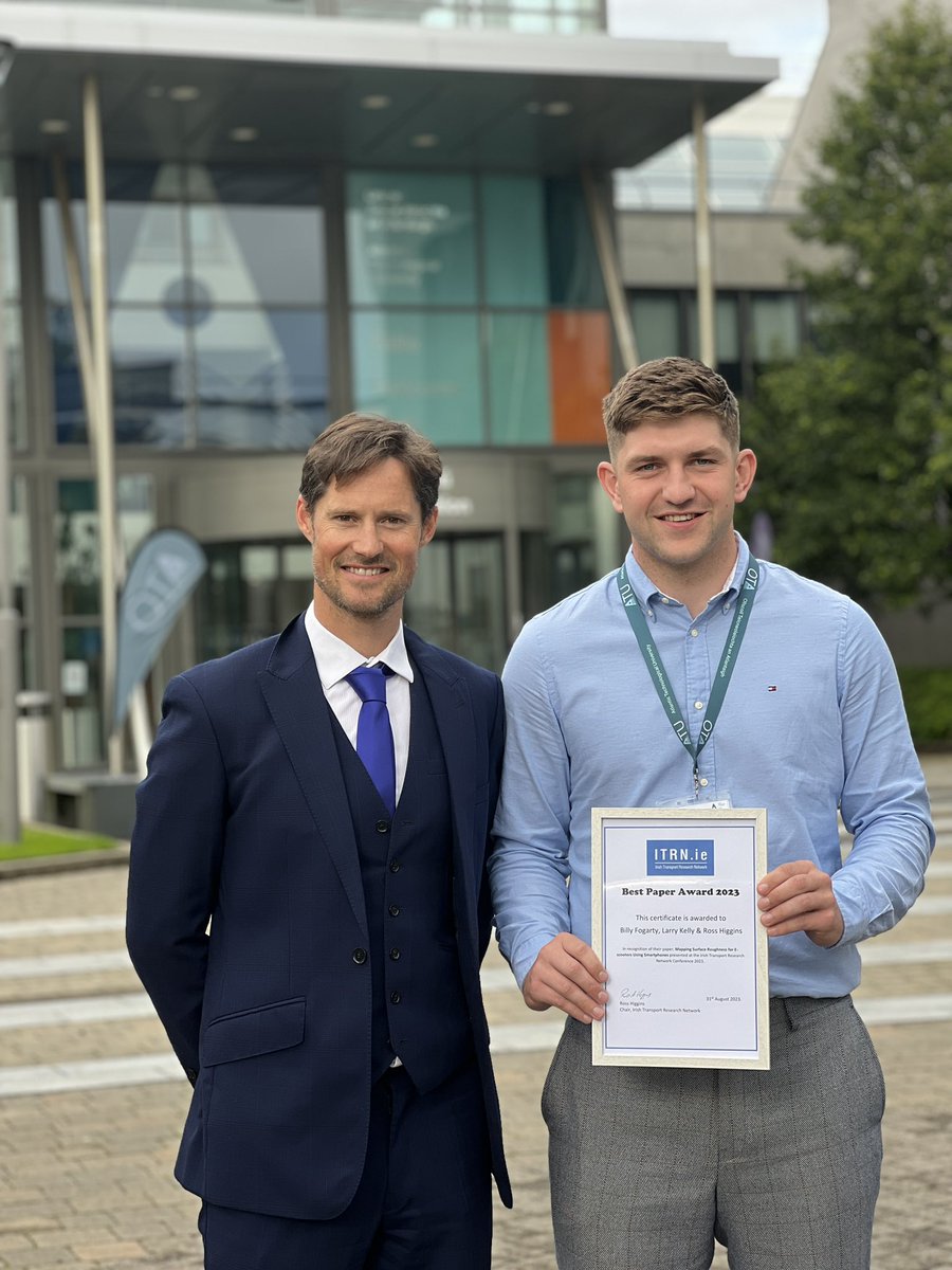 That’s two-in-a-row Best Paper Awards for @EngineeringAtUL &amp; <a href="/UL/">University Of Limerick</a> at the <a href="/itrn_ie/">ITRN.ie</a> conferences! Last year Cian Collins and his supervisor Michael Quilligan &amp; this year recents grads Billy Fogarty &amp; Larry Kelly supervised by <a href="/RossAEHiggins/">Ross Higgins</a> won top prize! #StudyAtUL