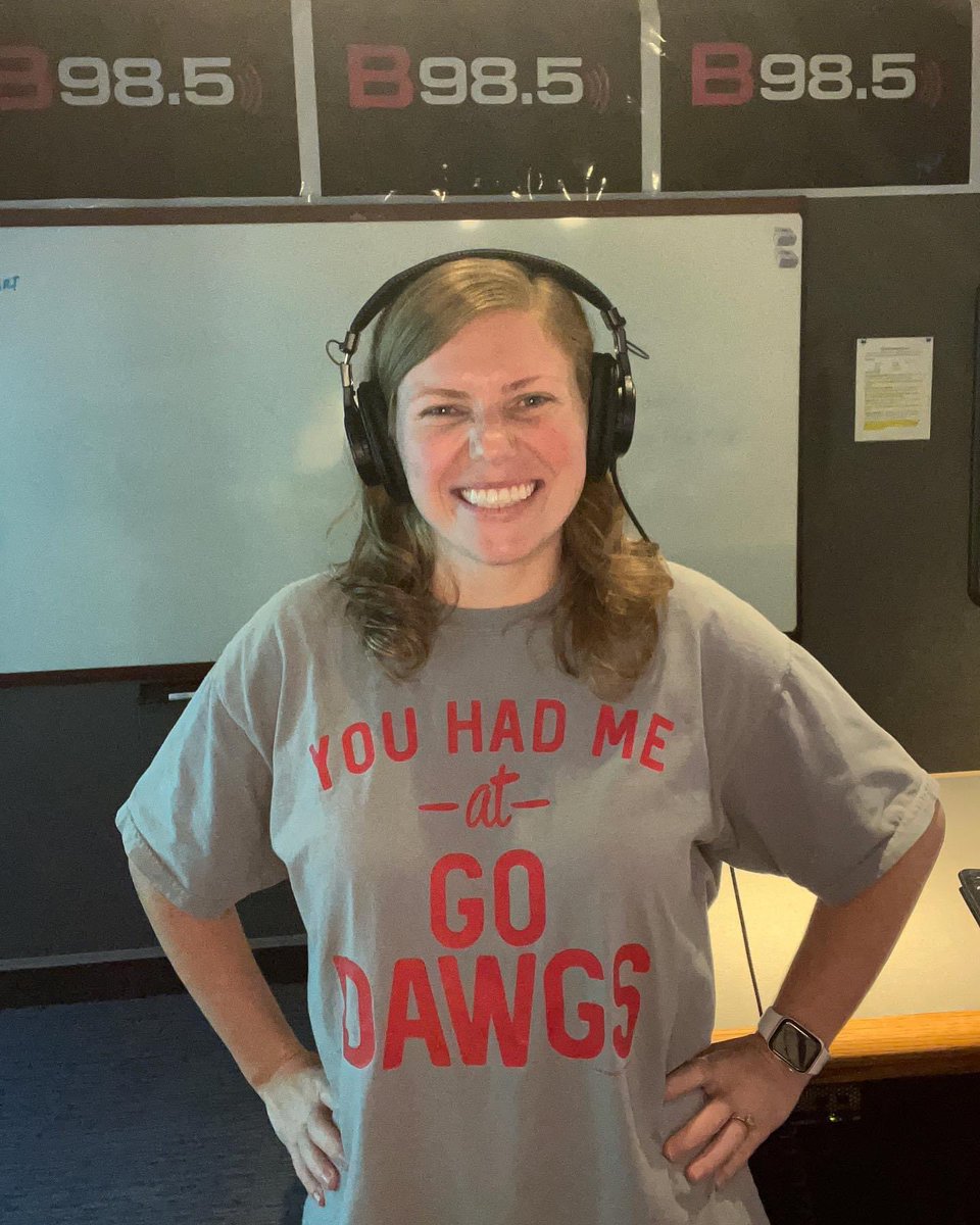 abbyjessen's tweet image. Happy #CollegeColorsDay! There are only two acceptable college colors: red and black 🐶❤️ 

#GoDawgs #ThemDawgsIsHell #AlmostGameday