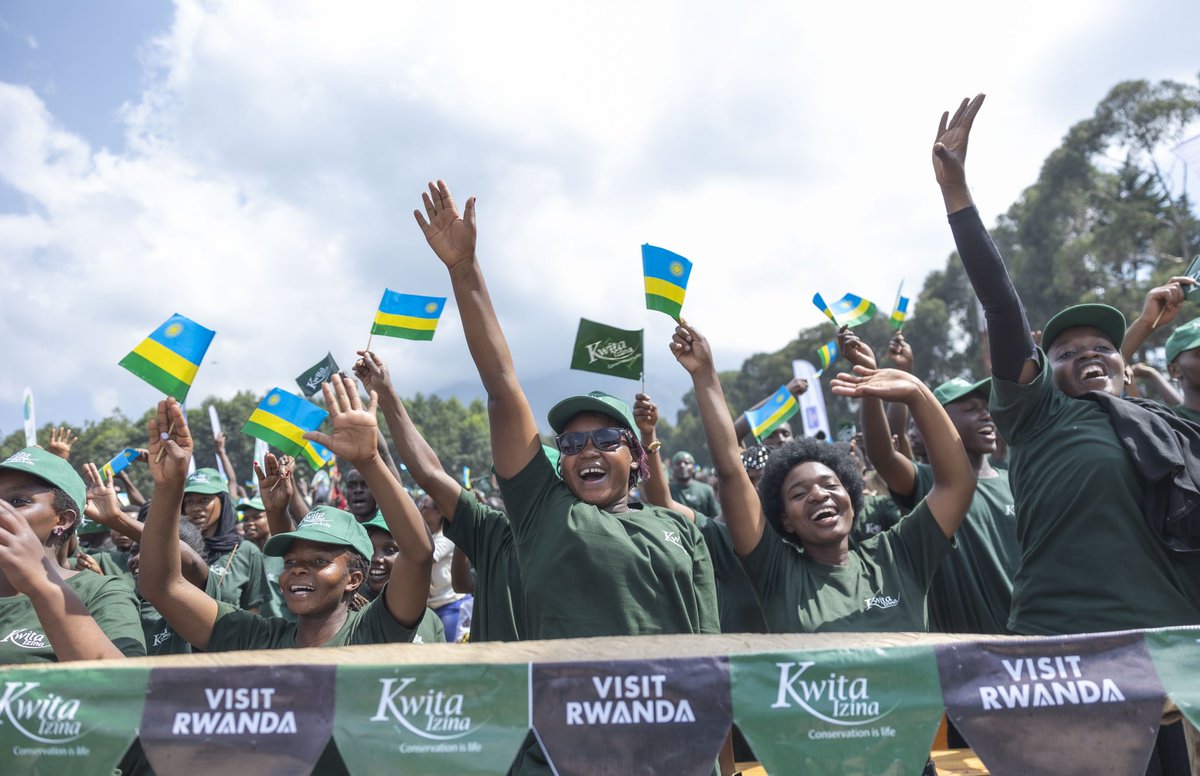 FirstLadyRwanda's tweet photo. What a memorable day this has been!

For the Rwandan Community, Friends of Rwanda, our gracious Guests and wonderful Baby Gorilla Namers, I am grateful. 

Thank you for making this #KwitaIzina an inspiring and vibrant experience. 🙏🏾 - JK https://t.co/NqUBTpY3Po