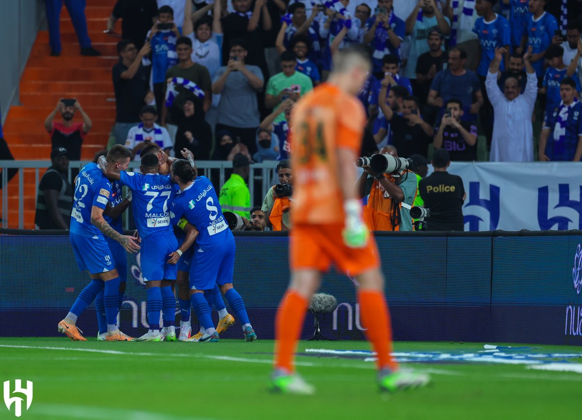 Alhilal_FC's tweet photo. 🎶 الفوز الليلة أليم 🤩☝️

⁧#الاتحاد_الهلال https://t.co/fy4pFvVqfD